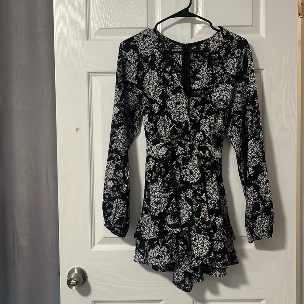 Women's Romper Floral Print V Neck Baggy Sleeve Waist Tie Layered Ruffle Hem